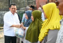 Gubernur Ansar Serahkan Bantuan Sembako di Sekolah Toan Hwa Tanjungpinang