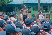 Polisi Sosialisasi Penyuluhan Kepada Pelajar Tentang Lalulintas di SMK Negeri 1 Binut