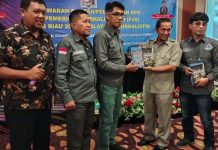 Dapat Pencerahan dan Buku Gratis dari Tokoh Pers Riau H Syafriadi, Lagu Ahmad Dhani Berdendang di Hati Para Peserta