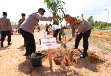 Program Penanaman Sepuluh Juta Pohon bersama Polri Terlaksana di Polres Bintan