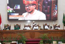 Ketua DPRD Kota Batam, Nuryanto Pimpin Rapat Paripurna Hari Jadi Batam ke-194 Tahun 2023