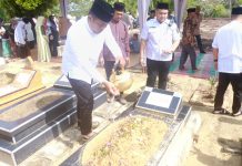 Bupati Pelalawan Lakukan Ziarah Kubur Dalam Rangka Menyambut Bulan Ramadhan