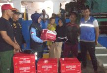Delay Akibat Cuaca Ekstrim, Dinas Sosial Selayar Salurkan 100 Paket Bantuan Makanan Siap Saji