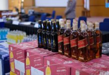 Bea Cukai Batam Gagalkan Penyeludupan Minuman Mengandung Etil Alkohol di Kawasan Buana Central Park Batam