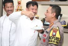 Ketua DPRD Batam Nuryanto dan Forkopimda Batam Beri Kejutan di Hari Ultah Kapolresta Barelang