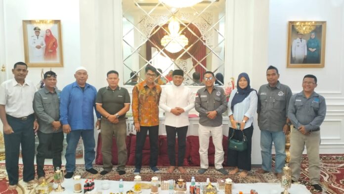 Pengurus PJS dan Bupati H Zukri