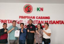 Hari Pertama Pendaftaran Calon Kepala Daerah, Timses Berbondong-bondong Ambil Formulir ke Partai PKN
