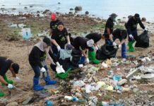 PLN Batam Bersihkan Pantai Tanjung Uma Dalam Rangka Peringatan Hari Lingkungan Hidup Sedunia