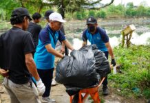Peduli Lingkungan, PLN Batam Gelar Aksi Bersih Sungai Bersama Warga Masyarakat