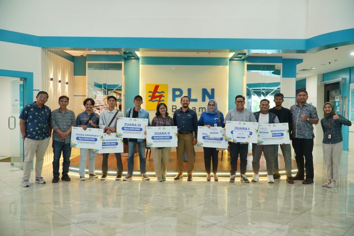 Penyerahan Hadiah dan Sertifikat Lomba Menulis Feature dan Foto dalam rangka Hari Ulang Tahun (HUT) PT PLN Batam