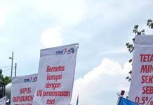 Koalisi Rakyat Batam Sampaikan Sembilan Tuntutan Aksi di Depan Kantor Walikota Batam