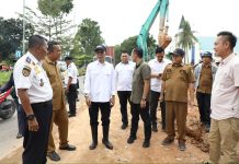 Amsakar Tinjau Langsung Progres Jalan Raja Isa dan Solusi Banjir Legenda Malaka