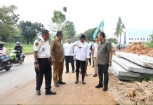 Amsakar Tinjau Lokasi Banjir di Simpang Helm: Bangun Box Culvert hingga Peningkatan Jalan