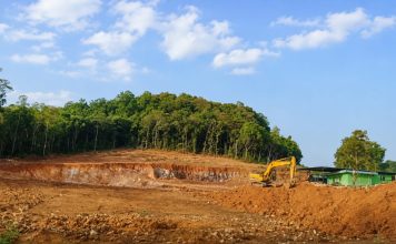 Pembalakan Kawasan Penyangga Tata Air Bukit Daeng, Ancaman Waduk Muka Kuning