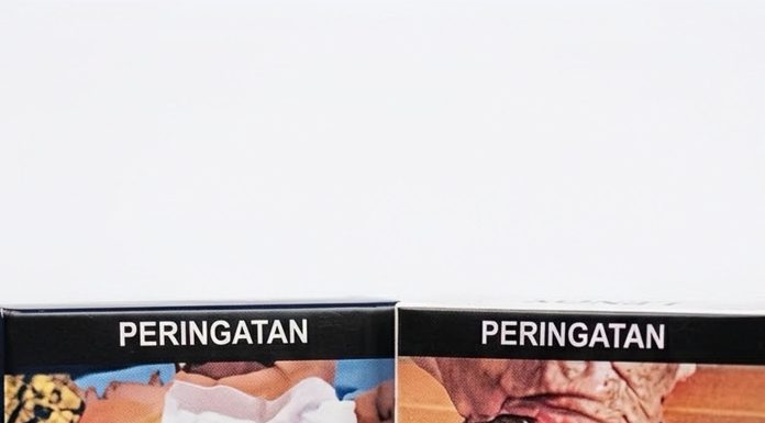 Rokok Lenox Tanpa Cukai Dijual Bebas di First Club Batam, Siapa Pemasoknya?