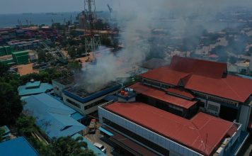 Gudang Belakang Bea Cukai Batam Terbakar, Api Berasal dari Panel Surya di Atap
